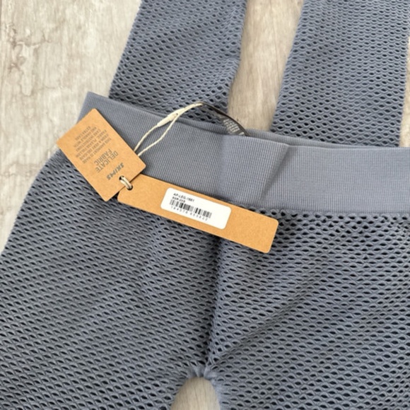 NWT SKIMS Womens Perforated Open Knit Seamless Leggings Steel Gray - SZ XXS - Picture 4 of 4